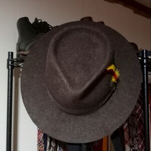 Brown Goorin Brothers wide brim fedora